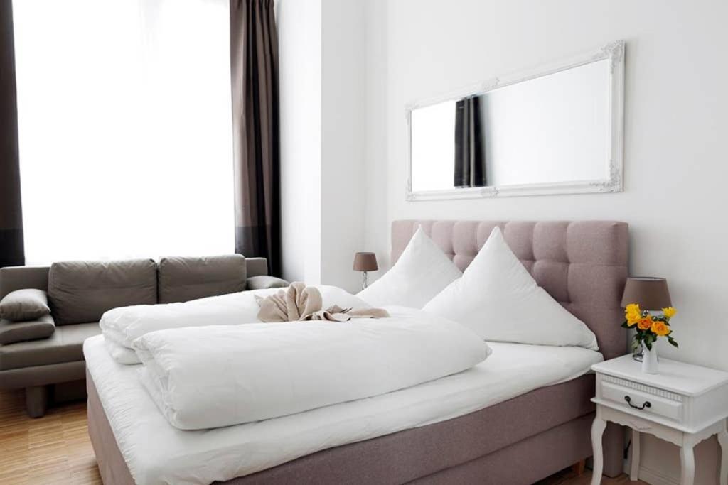 Sc 06 By Rockchair Apartments L Superhost Status L 4 Bedrooms Boxspringbeds 2 Bathrooms Balcony Elevator - Cozy Family & Business Flair Welcomes You! Berlino Esterno foto