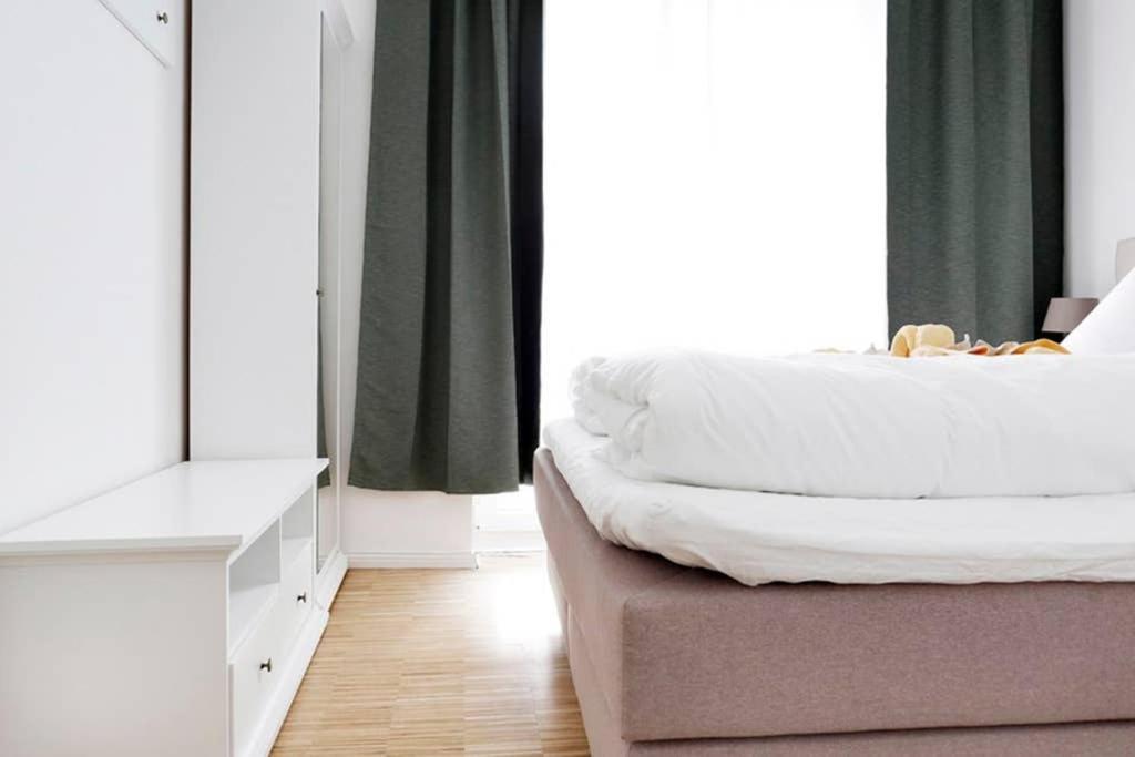 Sc 06 By Rockchair Apartments L Superhost Status L 4 Bedrooms Boxspringbeds 2 Bathrooms Balcony Elevator - Cozy Family & Business Flair Welcomes You! Berlino Esterno foto